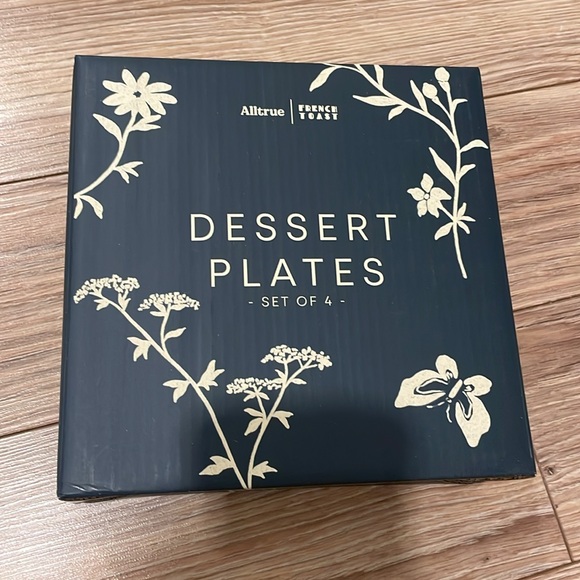 Alltrue x French Toast Set of 4 Dessert Plates - Picture 2 of 3
